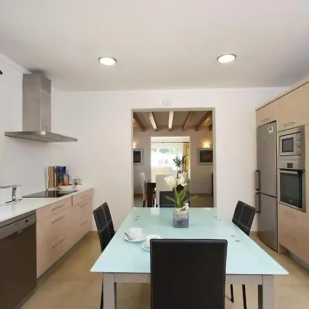 Modern 300m From Crystal Clear Coves By Renthousing 别墅 *