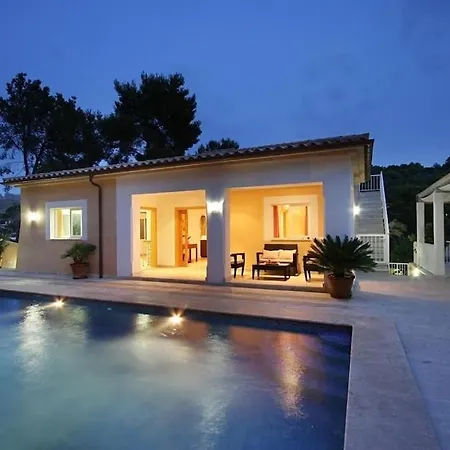 别墅 Modern 300m From Crystal Clear Coves By Renthousing *