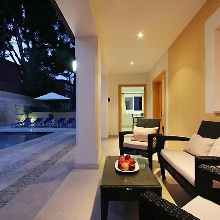 Modern 300m From Crystal Clear Coves By Renthousing 别墅